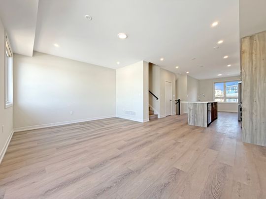 For Lease - 10 Honey Milk Lane, Richmond Hill, Ontario - Photo 1