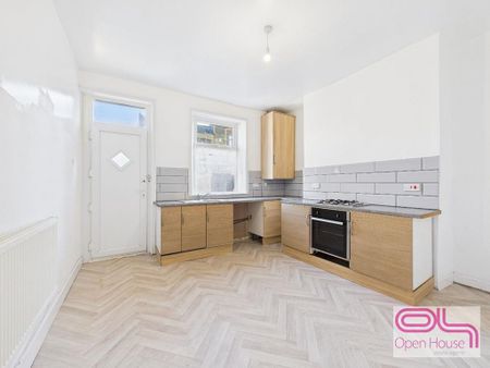 2 bedroom terraced house to rent - Photo 4