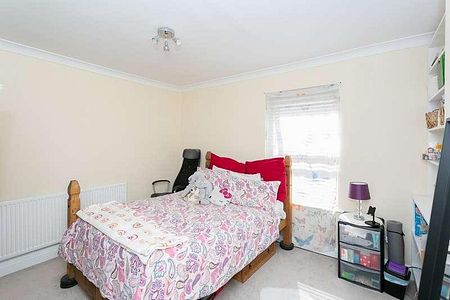 Estcourt Road, Watford, Hertfordshire, WD17 - Photo 3