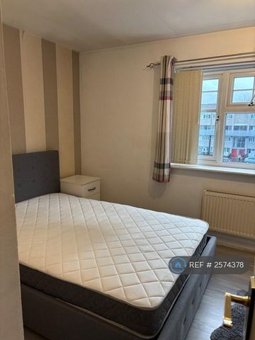 1 bedroom in a house share to rent - Photo 5