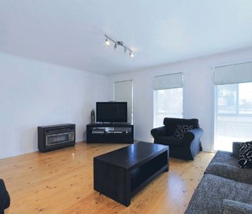 SPACIOUS FAMILY HOME - Photo 1