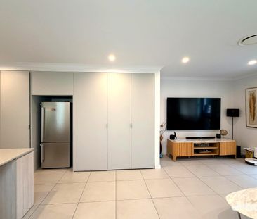 3 Bedroom home across from reserve | Solar included - Photo 1