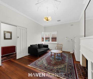 CHARMING TWO-BEDROOM HOME WITH PRIVATE COURTYARD IN PRIME ELSTERNWI... - Photo 2