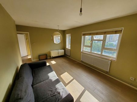 2 Bed Flat, Melrose Gardens, W6 - Photo 2