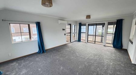 NICE AND FRESH TWO BEDROOM UPSTAIRS TOWNHOUSE: - Photo 5