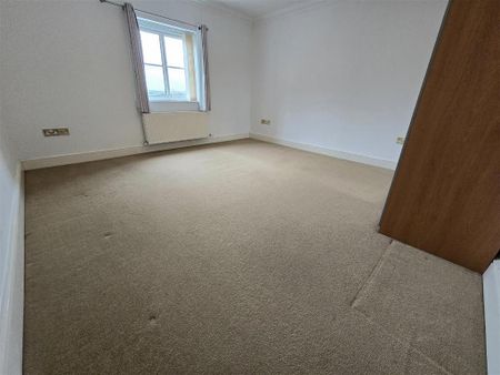 3 bedroom apartment to rent - Photo 2