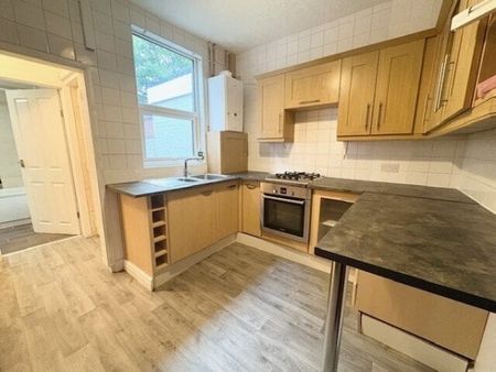 Rushey Fold Lane, Bolton, BL1 - Photo 3