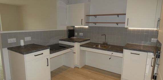 1 bed Apartment - To Let - Photo 2