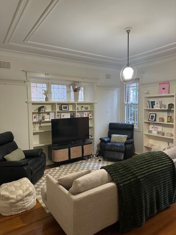 Edgecliff - Photo 2