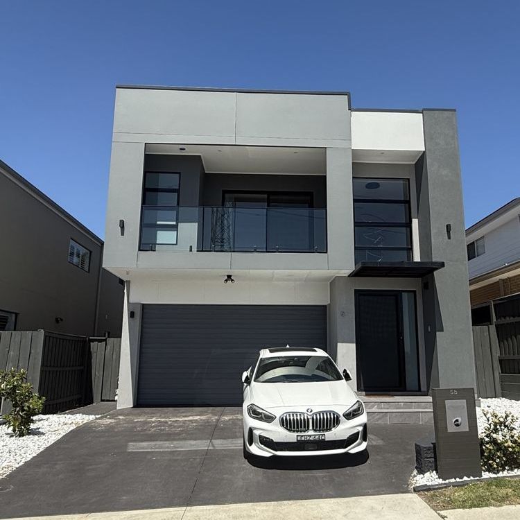 BEAUTIFUL QUALITY HOME!! - Photo 1