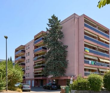 Appartement de 3,5 pièces au 1er étage entièrement rénové - Photo 2