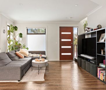 Unpack & Enjoy – The Perfect Townhouse Awaits - Photo 1