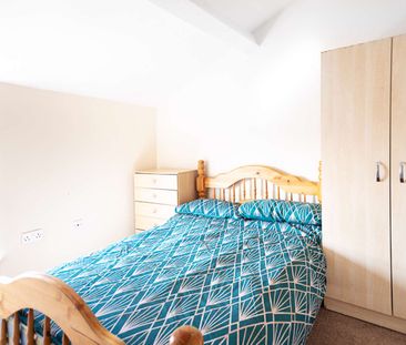 Didsbury village apartment Room 1 - Photo 3