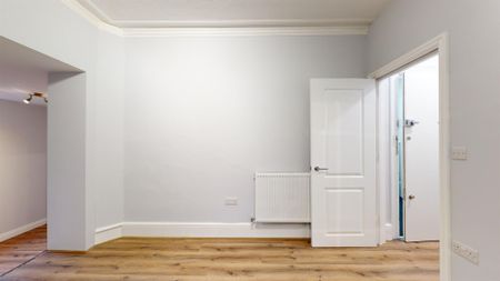 1 bedroom property to let - Photo 3