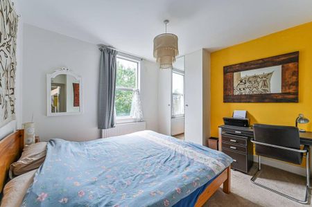 2 bedroom maisonette to rent - Photo 2