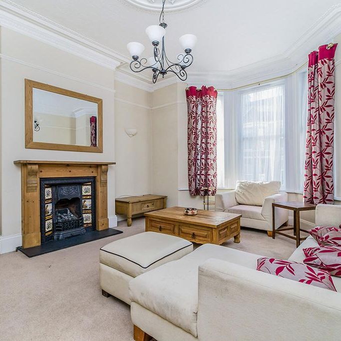 5 bedroom terraced house to rent - Photo 1