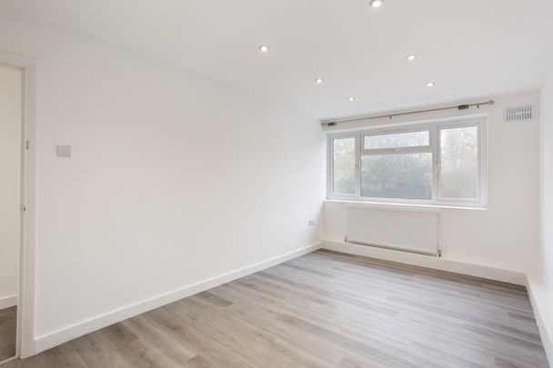 3 bedroom flat to rent - Photo 1