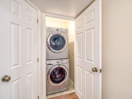 For Lease - 6408 Newcombe Drive Unit# Basement, Mississauga, Ontario - Photo 3