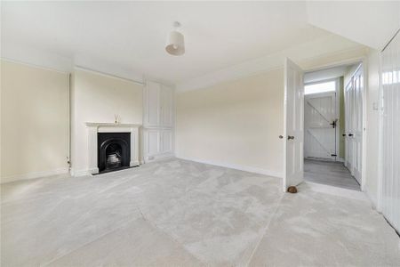 2 bedroom end of terrace house to rent - Photo 2
