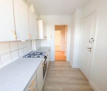 Dejlig 2-værelses lejlighed med altan - Photo 6