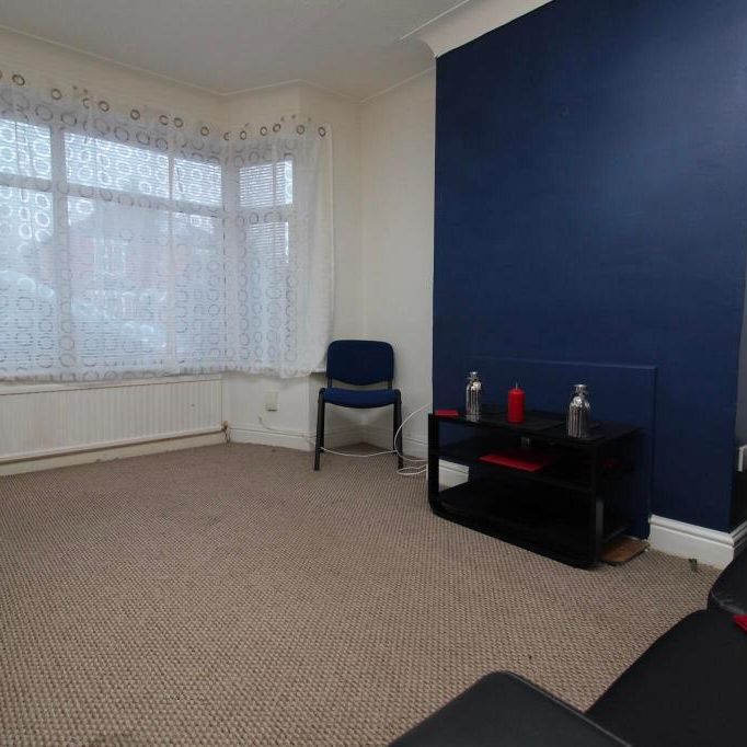 28 Burgess Road, Southampton - Photo 1