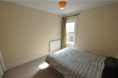 3 Bed Terraced House, Highgrove Street, RG1 - Photo 5