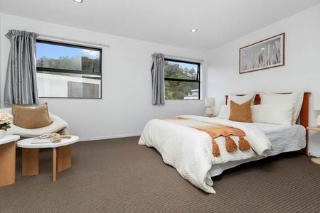 Stylish Albany 3BR Townhouse w/ AC & Deck! - Photo 3