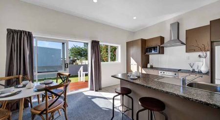 THREE BEDROOMS - NORMANBY - Photo 3