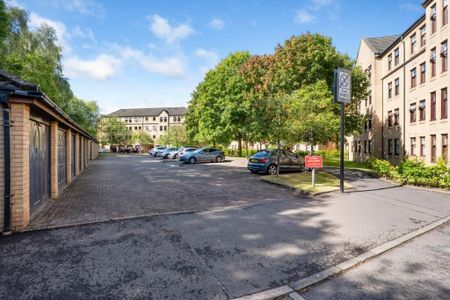 3 Bed Flat, Hughenden Lane, G12 - Photo 2