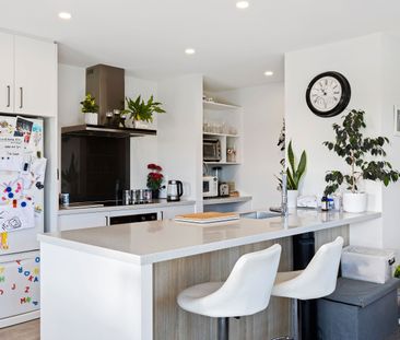 Modern Comfort in Ravenswood - Photo 4