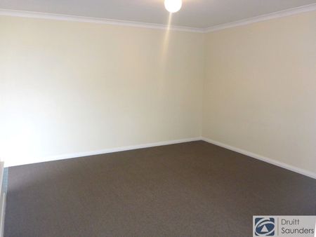 Delightful Villa - Superb Location! - Photo 2