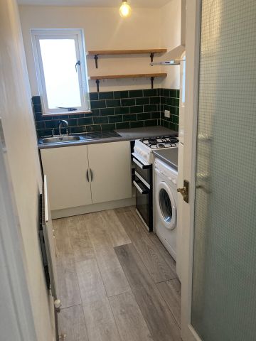 1 Bed Flat, Hove, BN3 - Photo 5