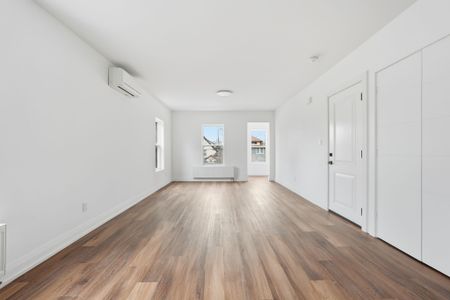 For Lease - 4876 Simcoe Street Unit# 4, Niagara Falls, Ontario - Photo 2