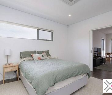 Modern Comfort Meets Unbeatable Convenience - Photo 5