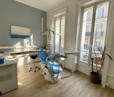 Location Appartement 7 pièces 121m² ST CHAMOND 42400 - Photo 4