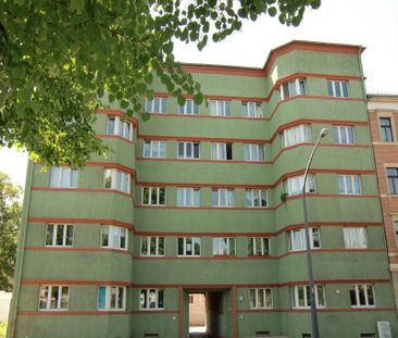 #WG Wohnung#EBK#Balkon - Photo 1