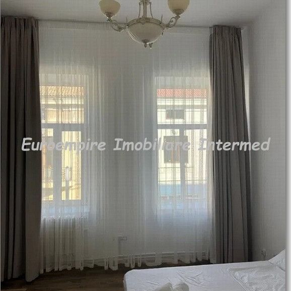 De inchiriat casa zona Centru - Fotografie 1