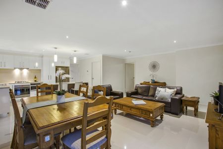 Four bedroom family home - Photo 3