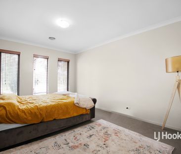 37 Hatfield Place, Deer Park VIC, Belconnen - Photo 3
