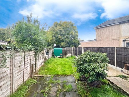 1 bedroom in a house share to rent - Photo 5
