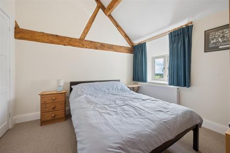 3 bedroom barn conversion to rent - Photo 3