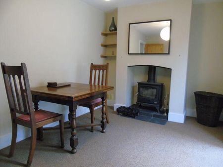 2 bedroom terraced house to rent - Photo 4