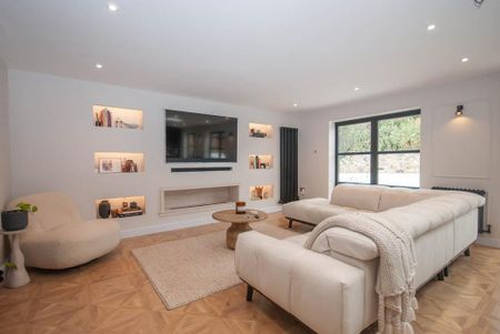 5 bedroom detached house to rent - Photo 4