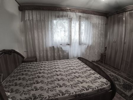 Apartament cu 3 Camere Decomandat in George Enescu - Photo 2