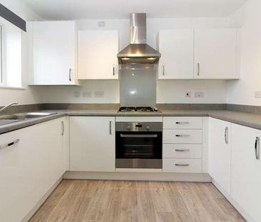 Whitehouse - Modern Bedroom Apartment In Sought-after Area, MK8 - Photo 2