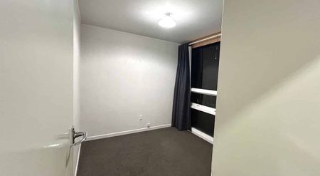 3BR Flat in Glenmore Street, Kelburn - Photo 3