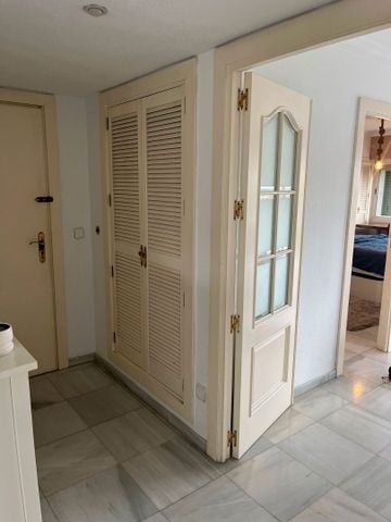 Piso de alquiler en Plaza de la Merced, La Merced - Photo 2