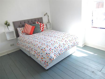 4 bedroom terraced house to rent - Photo 4