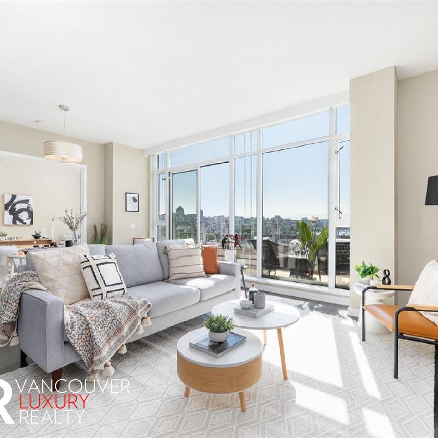 Condo in Vancouver West Side, BC - Photo 1