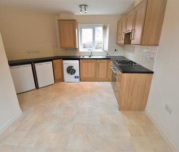 3 bedroom semi-detached house to rent - Photo 3